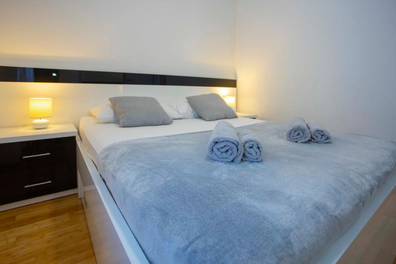 Apartment Lauc Макарска Экстерьер фото