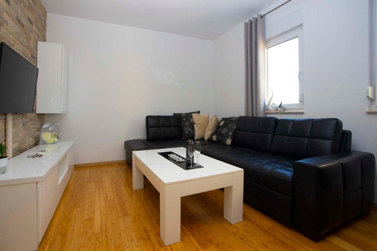 Apartment Lauc Макарска Экстерьер фото