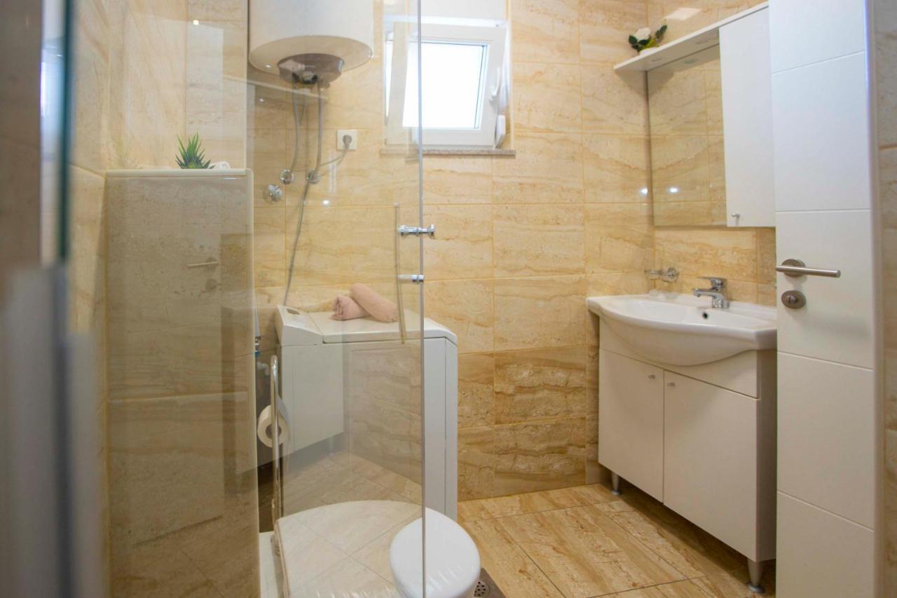 Apartment Lauc Макарска Экстерьер фото